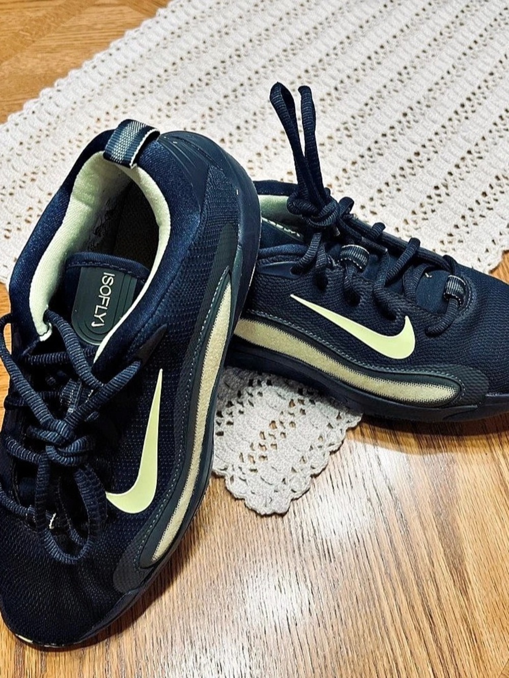 Nike IsoFly Basketball Shoes Blue & Green US 5.5Y